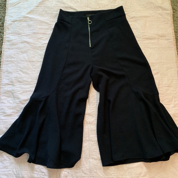 Zara Pants - Zara Woman - Navy Blue Culottes - Sz Medium